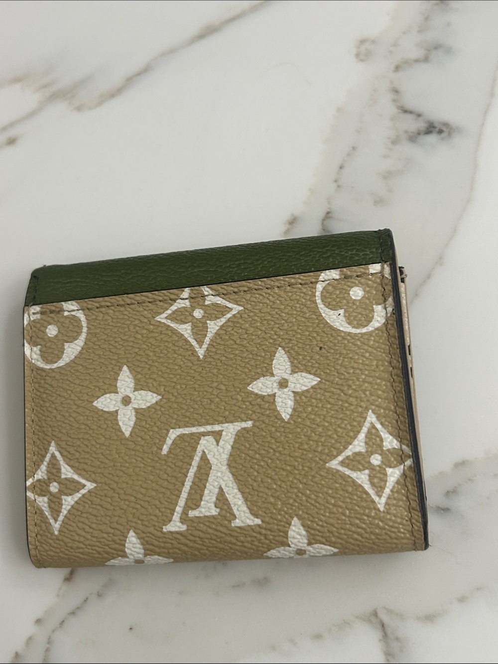 Louis Vuitton Green and Beige Monogram Compact Zoe Wallet - Picture 4 of 13